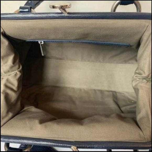 Marc Jacobs dark blue quilted patent leather Stan-top handle shoulder bag. - Picture 3 of 5